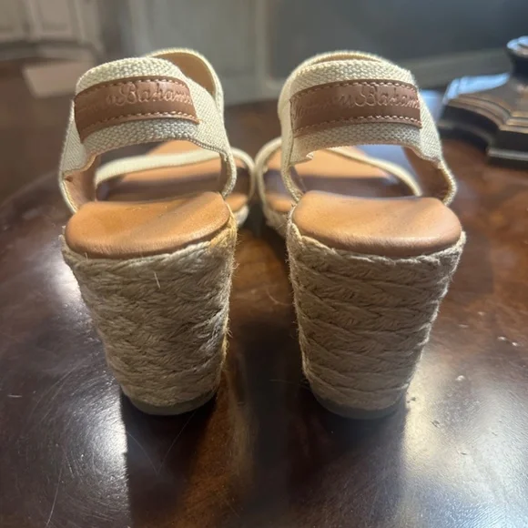 Tommy Bahama Sakura Wedge Sandals - Picture 3 of 9